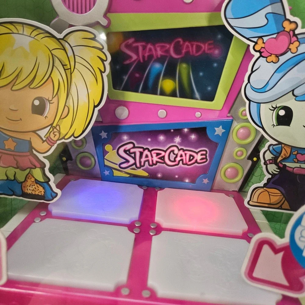 Blip Toys O.O.T.W. Starcade Playset Kids NIB Pink Lights Sounds Dance Stage 2012